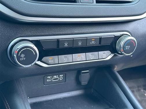 2022 Nissan Altima SR FWD