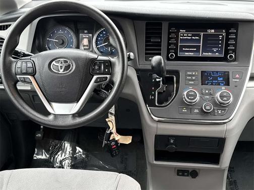 2018 Toyota Sienna SE
