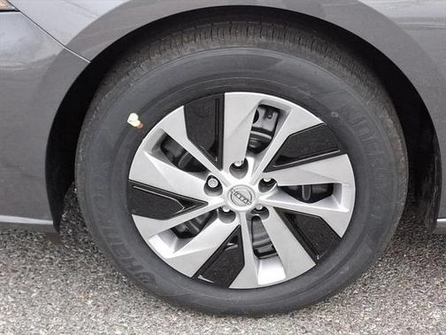 2025 Nissan Altima S FWD