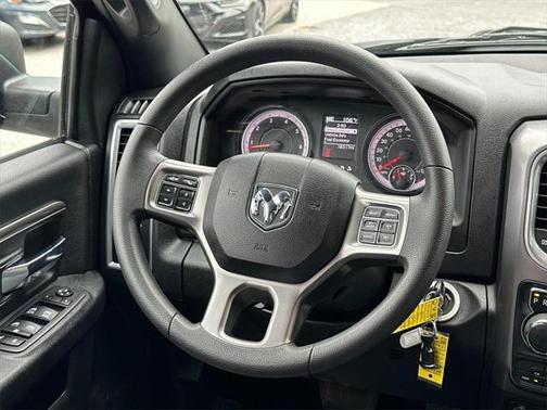 2024 RAM 1500 Classic Warlock Crew Cab 4x4 5'7' Box