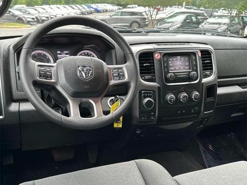 2024 RAM 1500 Classic Warlock Crew Cab 4x4 5'7' Box
