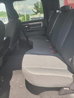 2024 RAM 1500 Classic Warlock Crew Cab 4x4 5'7' Box