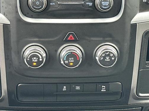 2024 RAM 1500 Classic Warlock Crew Cab 4x4 5'7' Box