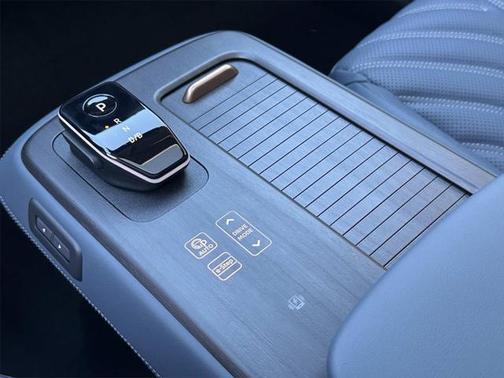 2025 Nissan ARIYA PLATINUM+