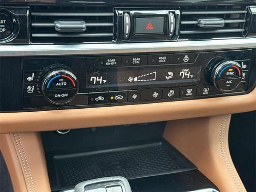 2025 Nissan Pathfinder Platinum 4WD