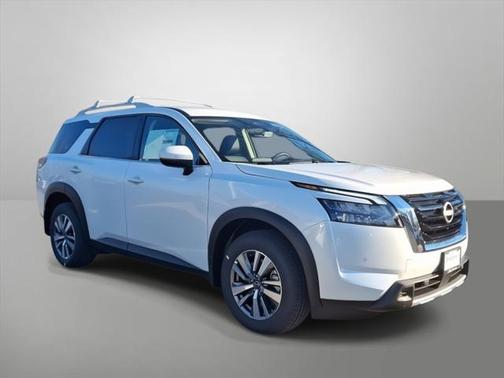 2025 Nissan Pathfinder SL 4WD