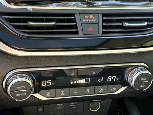 2025 Nissan Altima SR FWD