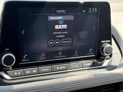 Everest White Pearl Tricoat 2026 Nissan Rogue Dark Armor