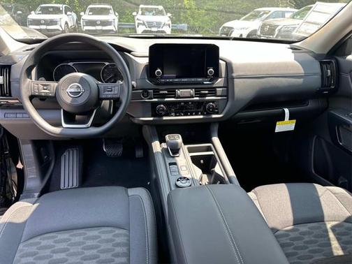 2025 Nissan Pathfinder S 4WD