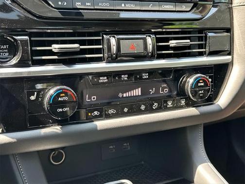 2025 Nissan Pathfinder SV 4WD