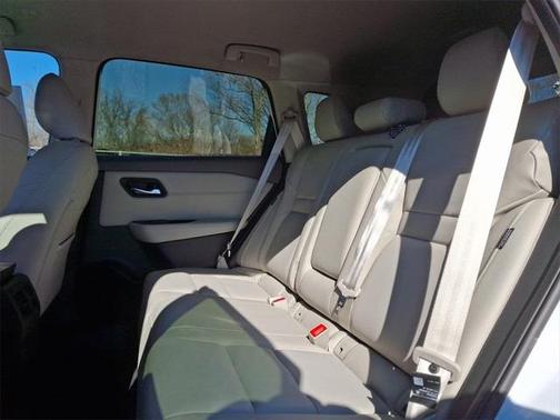 2025 Nissan Rogue SL