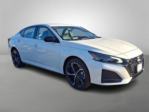 Pearl White Tricoat 2025 Nissan Altima SR AWD