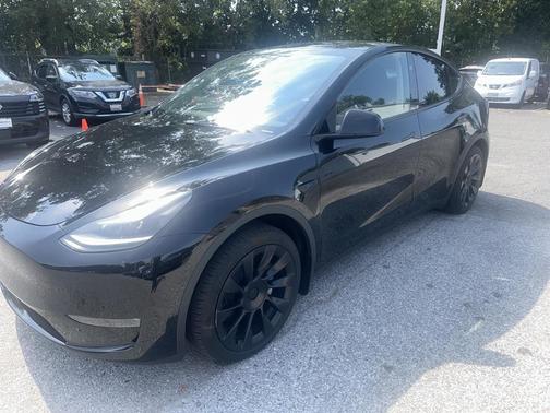 2023 Tesla Model Y Long Range Dual Motor All-Wheel Drive