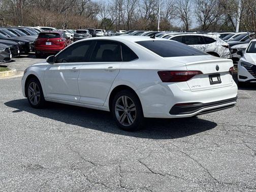 Opal White Pearl 2024 Volkswagen Jetta 1.5T SE