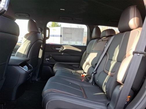 2025 Nissan Armada SL 4WD