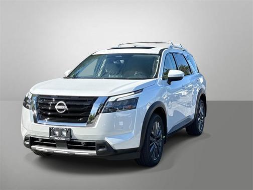 2025 Nissan Pathfinder SL 4WD