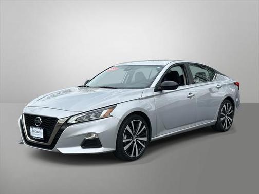 2022 Nissan Altima SR FWD
