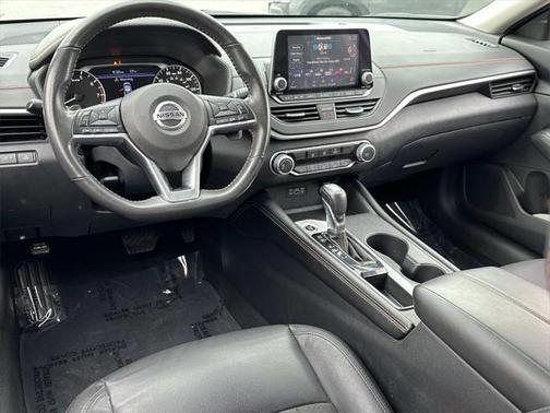 2022 Nissan Altima SR FWD