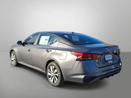 2025 Nissan Altima S FWD
