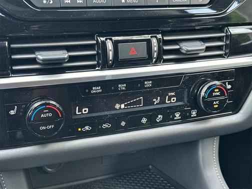 2025 Nissan Pathfinder SV 4WD