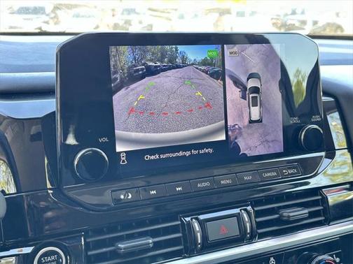 2023 Nissan Pathfinder SL 4WD