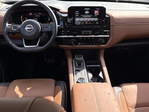 2025 Nissan Pathfinder Platinum 4WD