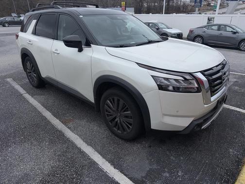 2022 Nissan Pathfinder SL 4WD
