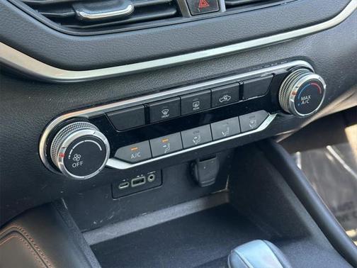 2022 Nissan Altima SR Intelligent AWD
