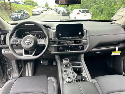 2025 Nissan Pathfinder S 4WD
