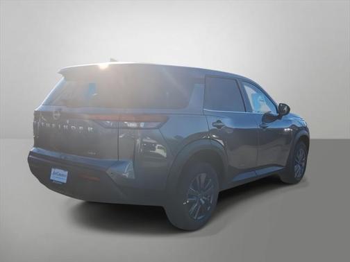 2025 Nissan Pathfinder S 4WD