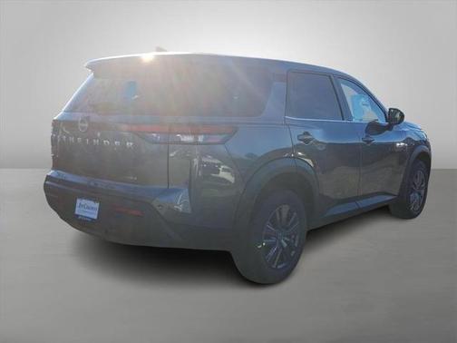 2025 Nissan Pathfinder S 4WD