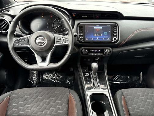 Super Black 2023 Nissan Kicks SR