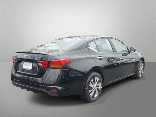 2025 Nissan Altima S FWD