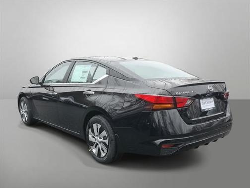 2025 Nissan Altima S FWD