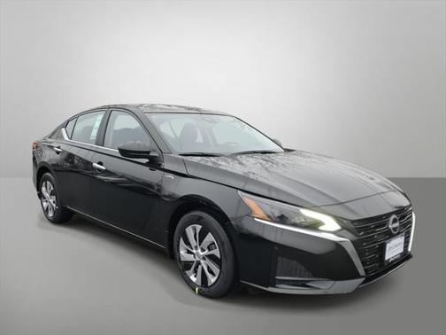2025 Nissan Altima S FWD