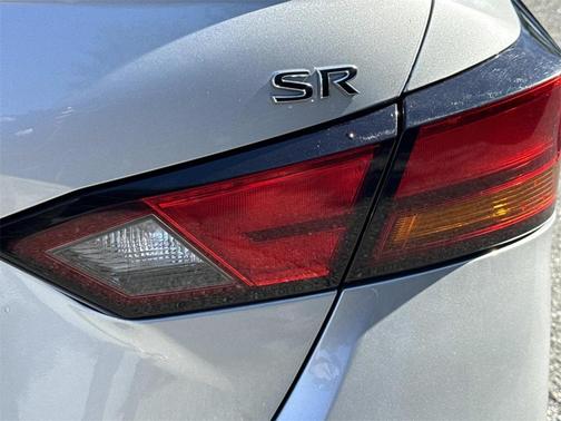 2022 Nissan Altima SR FWD