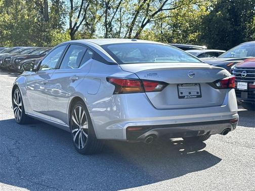 2022 Nissan Altima SR FWD