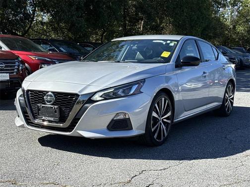 2022 Nissan Altima SR FWD