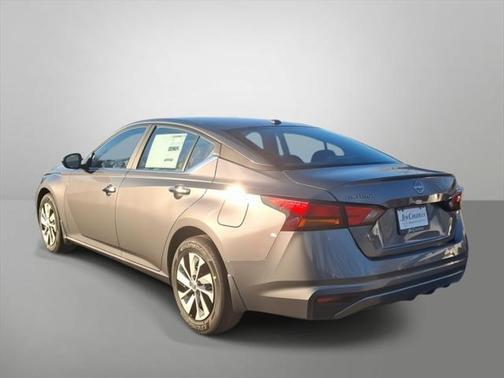 2025 Nissan Altima S FWD