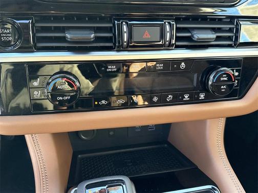 2025 Nissan Pathfinder Platinum 4WD