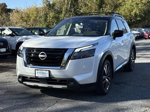 2025 Nissan Pathfinder Platinum 4WD