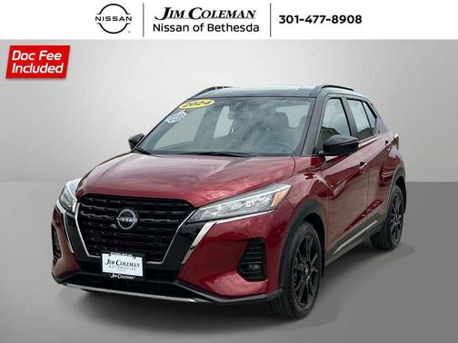 Super Black 2024 Nissan Kicks SR