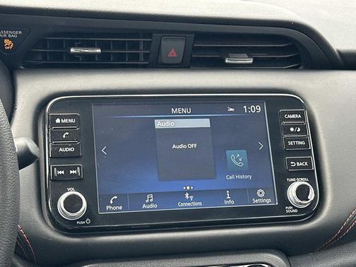 Super Black 2024 Nissan Kicks SR