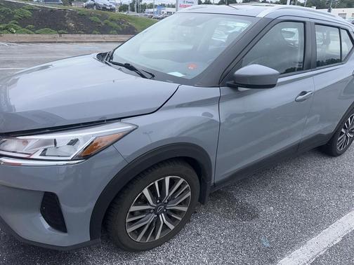 2022 Nissan Kicks SV