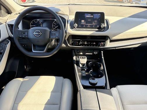 White Pearl 2027 Nissan Rogue Dark Armor