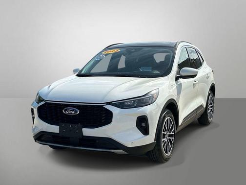 Star White Metallic Tri-Coat 2024 Ford Escape PHEV SE