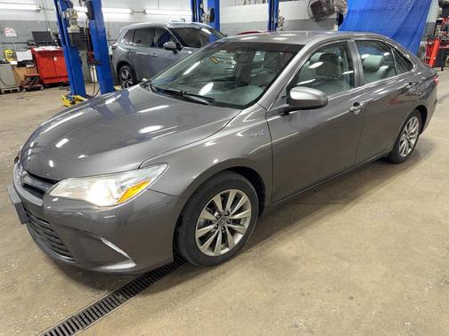 2016 Toyota Camry Hybrid XLE