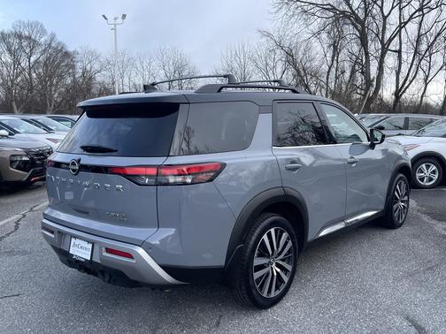 2022 Nissan Pathfinder Platinum 4WD