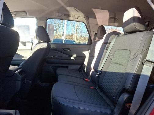 2025 Nissan Pathfinder S 4WD
