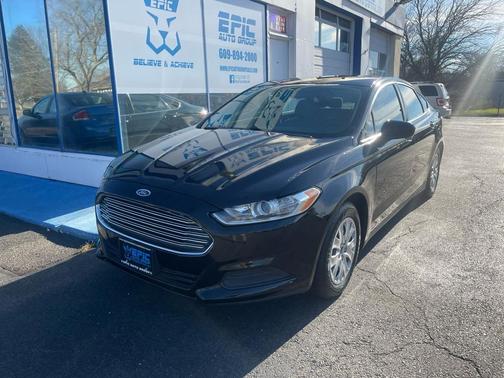 2014 Ford Fusion S